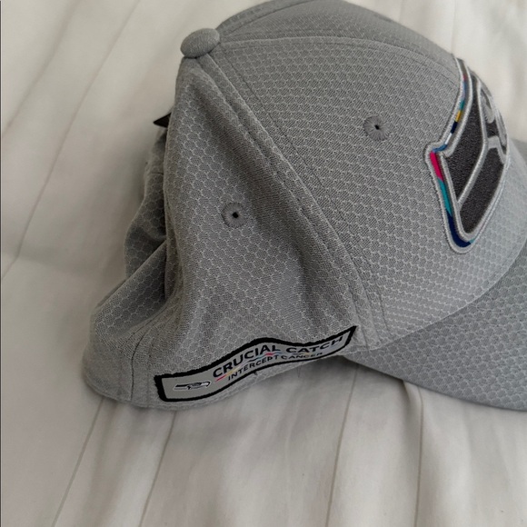 NWT New Era Seattle Seahawks Gray 39THIRTY Cap S/M Crucial Catch - Picture 3 of 3